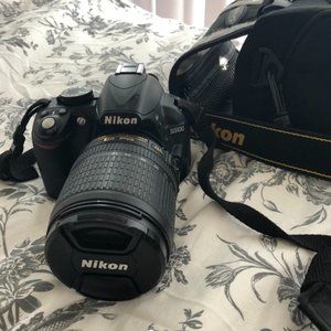Nikon D 3100